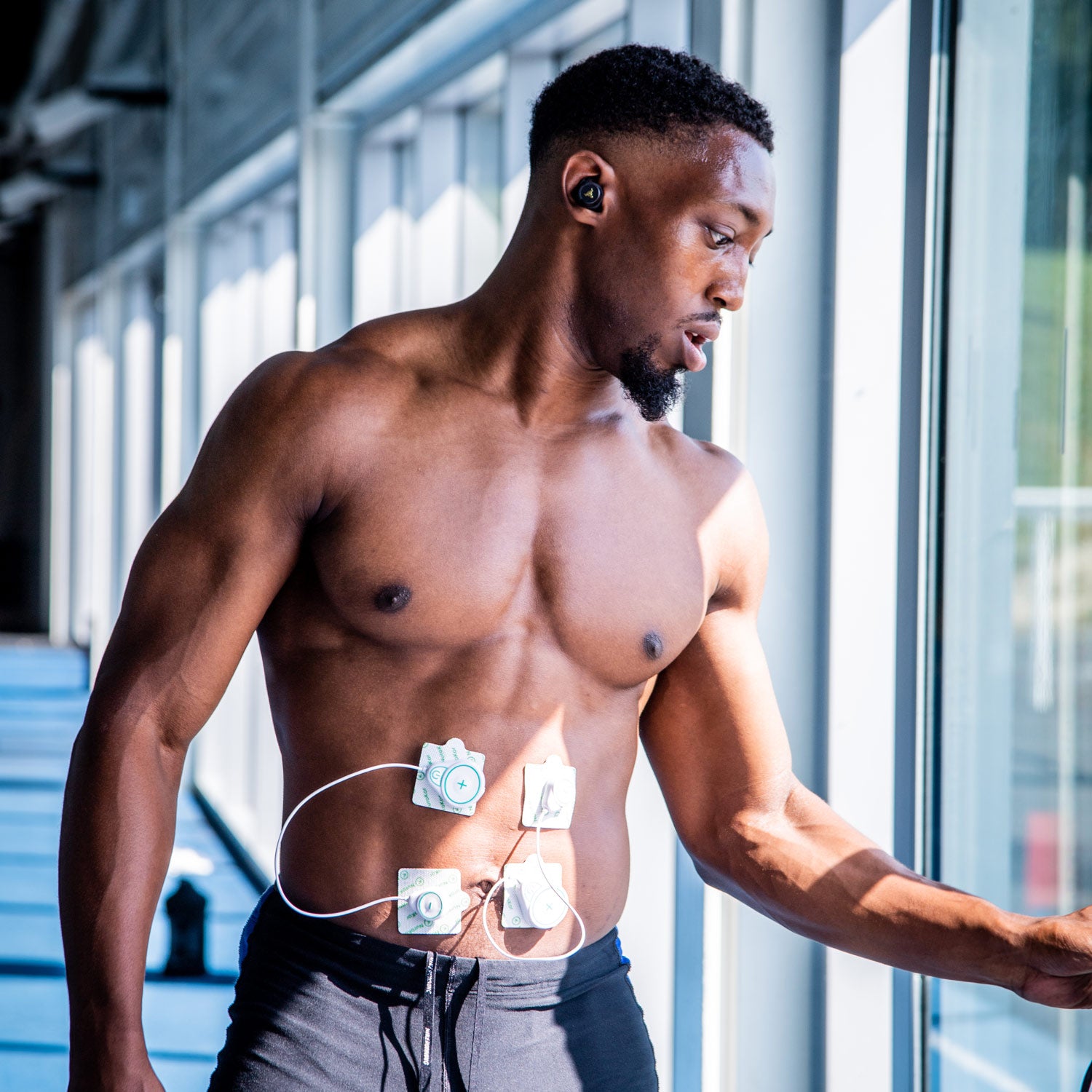 GB Bobsleigh team using nurokor mibody device for recovery on abdominal muscles